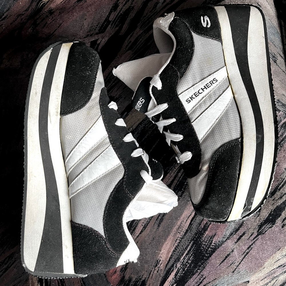 Vintage platform Skecher sneakers
